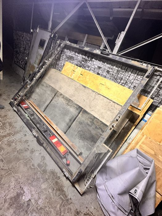 Продам ворота с проемом на будку