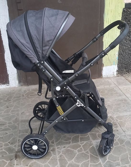 Детская коляска в отличном состоянии