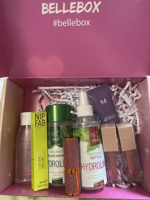 Козметика всичко е ново само червилото и гланцпвете са пробвани