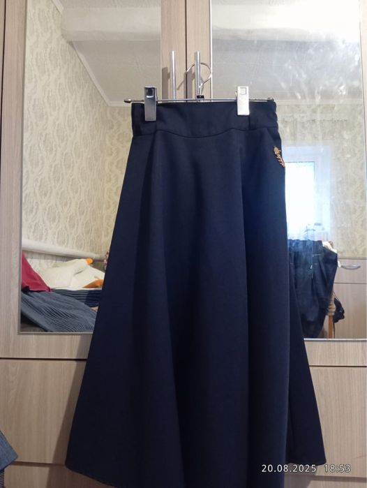 Продам школьную юбку