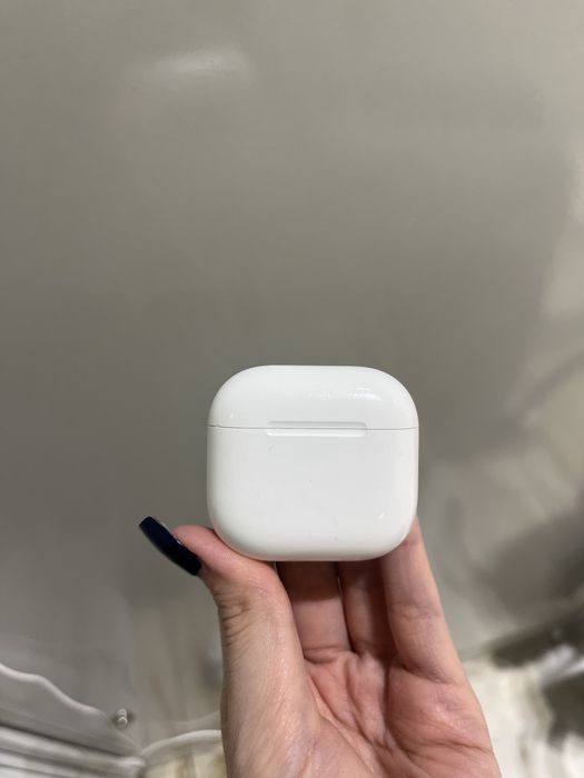 Apple AirPods 4 в идеальном состоянии