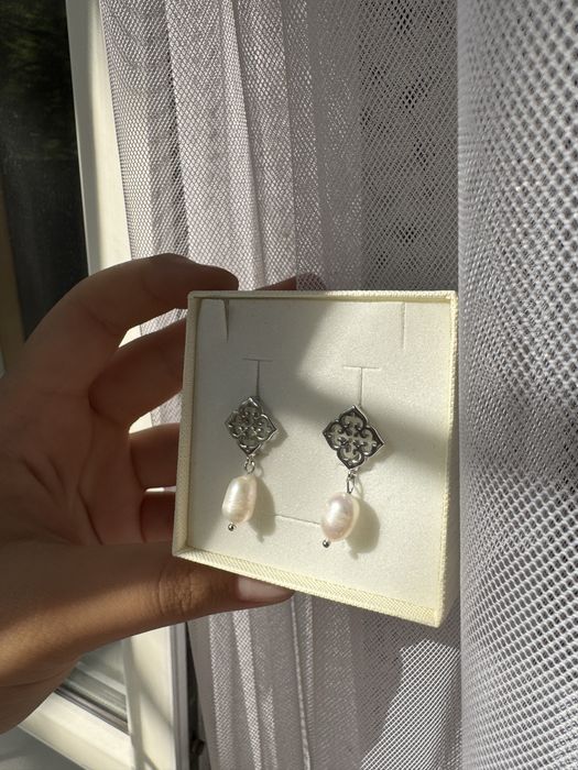 Продам серьги и сотуар