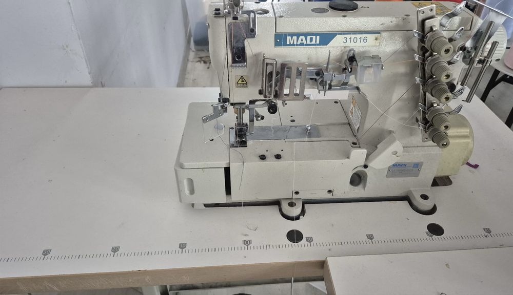 Masina de cusut industriala Triplok