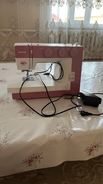 Машинка Janome
