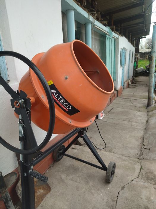 Продам бетономешалку