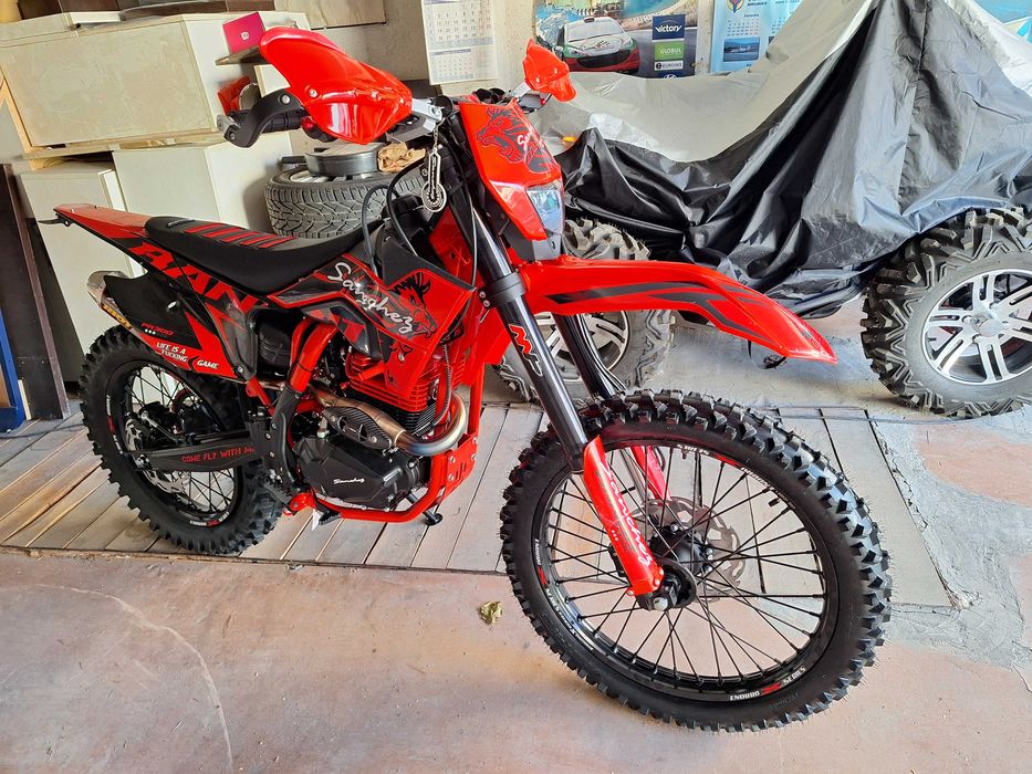 Sanchez Bandit Ендуро кросов мотор 300 Нов