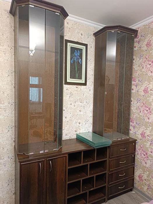 Продам шкаф-витрину (стенка-витрина)