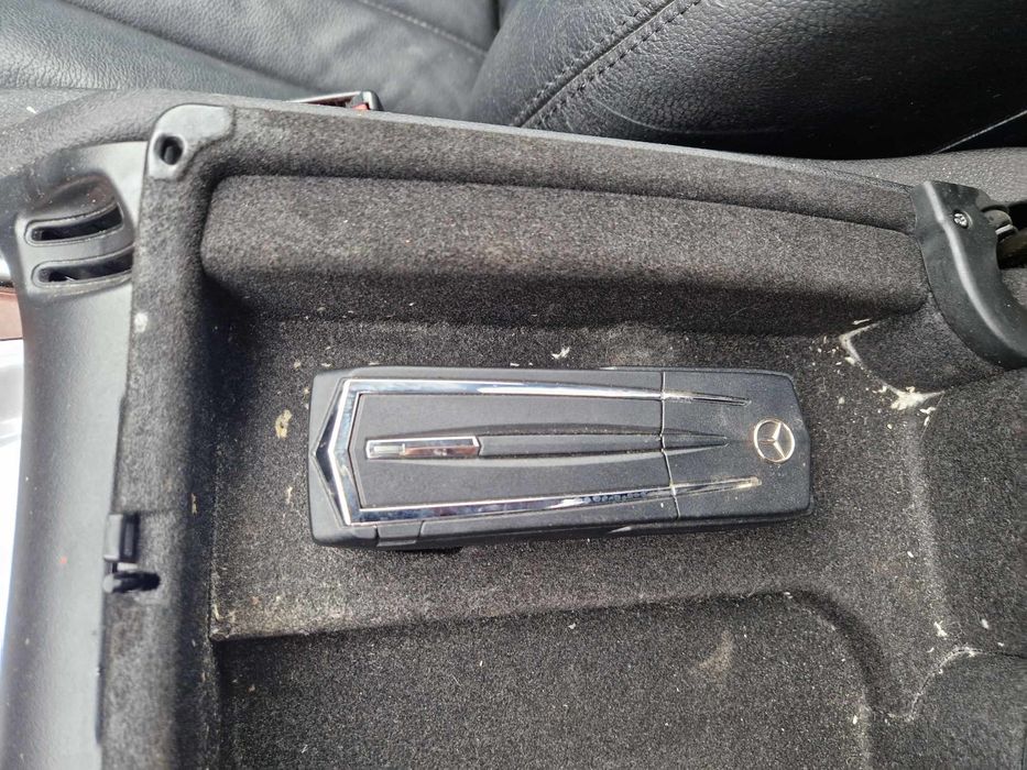 Mercedes R320CDI 224кс Airmatic ксенон Harmаn теглич панорама НА ЧАСТИ