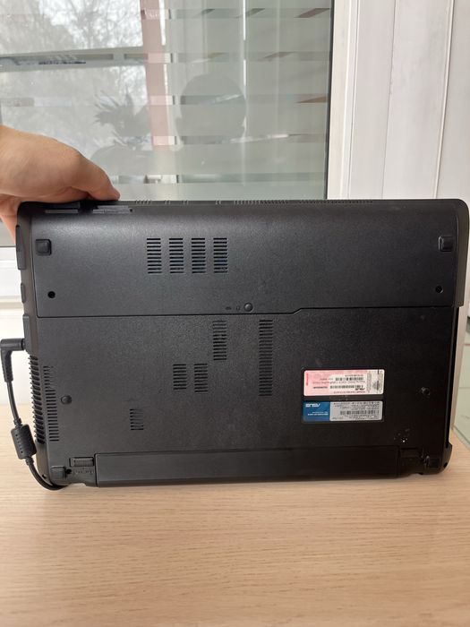 Продам старый рабочий ноутбук(есть торг)