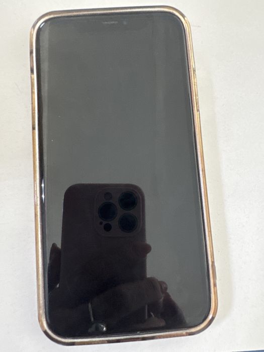 iPhone 11 в отличном состоянии