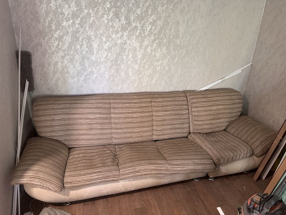 Диван бесплатно.