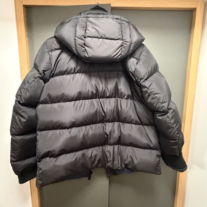 Geacă neagră Puffer de iarnă Hugo Boss, mărimea 50 (M), aproape nouă