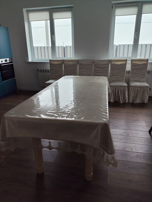 Стулья, стол обеденный