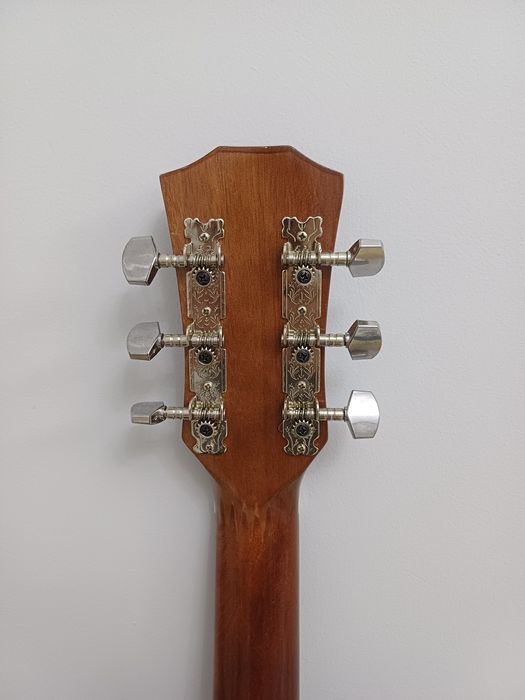 акустическая гитара