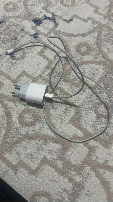 Оригинал зарядка  айфон ұсталған 2 ай