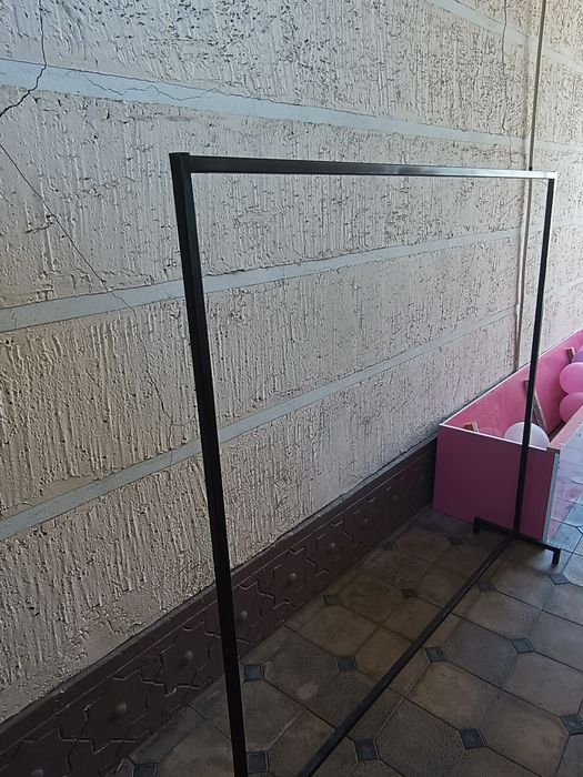 Продается вешелка.