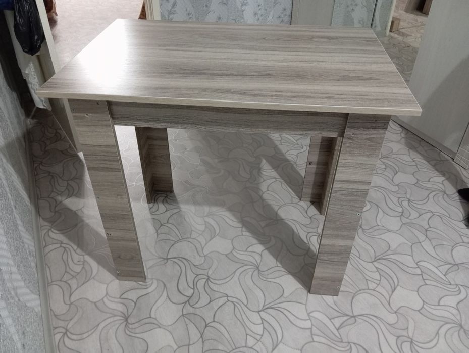 Стол кухонный новый