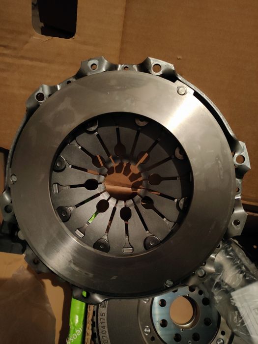 Ambreiaj cu volanta masa dubla Renault Trafic Opel Vivaro 1.6