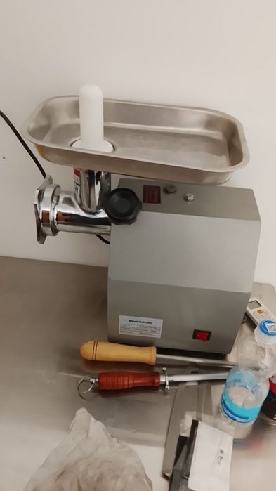 Продается  мясорубка