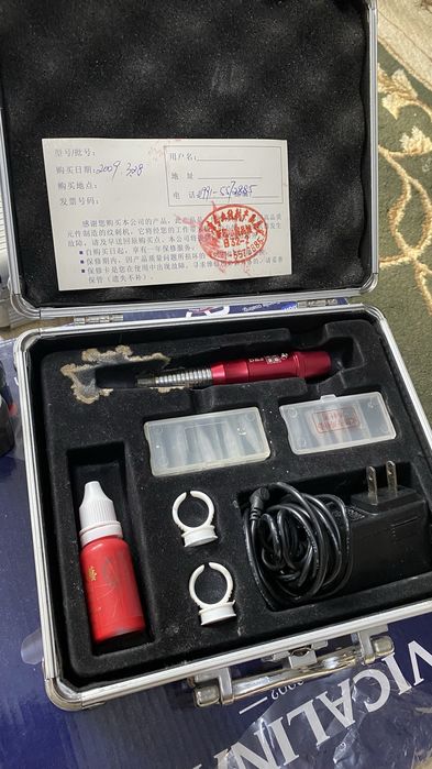 2 чемодан с пренадлежностями для татуажа