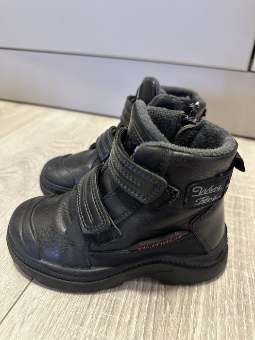 Продам детскую обувь