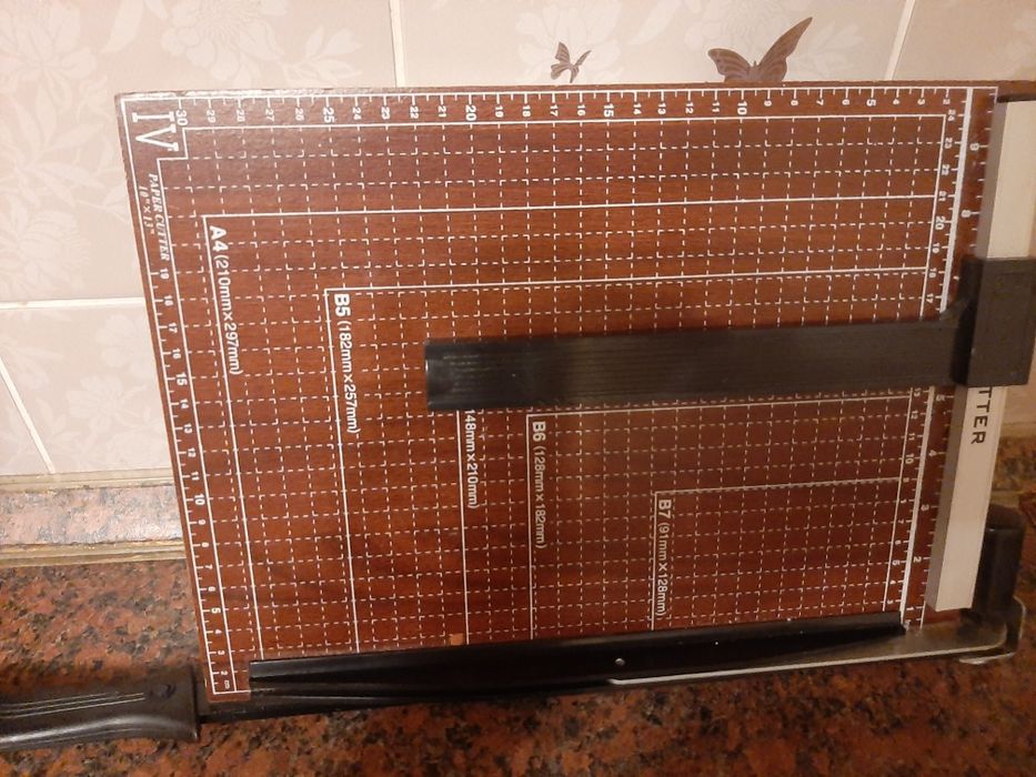 Офисный резак для бумаги