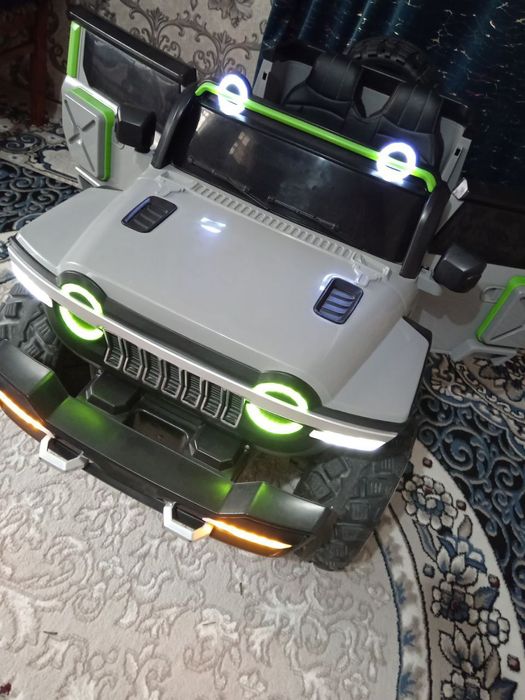 Bolalar moshinasi sotiladi