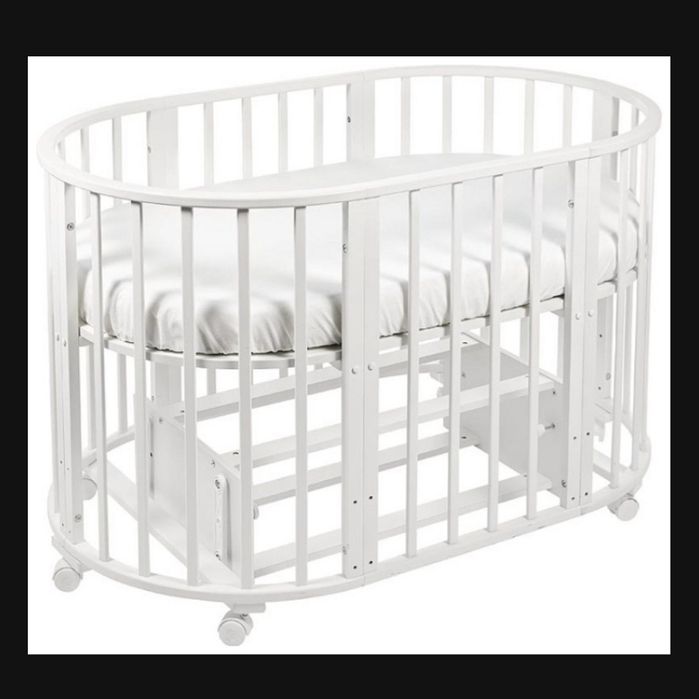 Отдам даром детскую кровать-трансформер с матрасом.