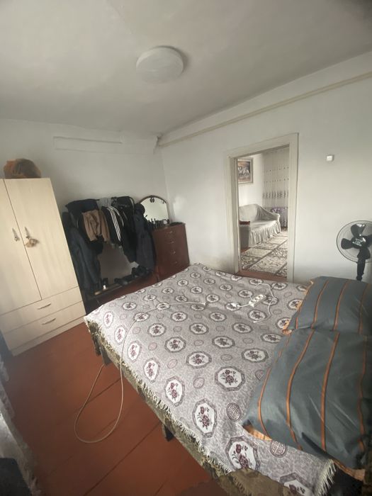 Продаеться дом с большим участком.