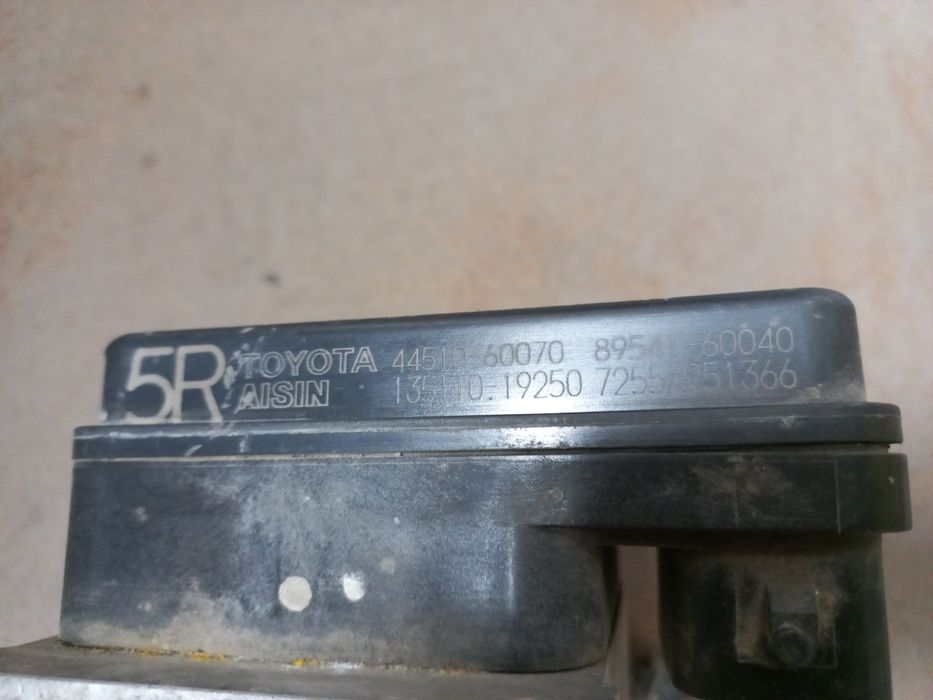 Помпа ABS за Тойота Ланд Крузер