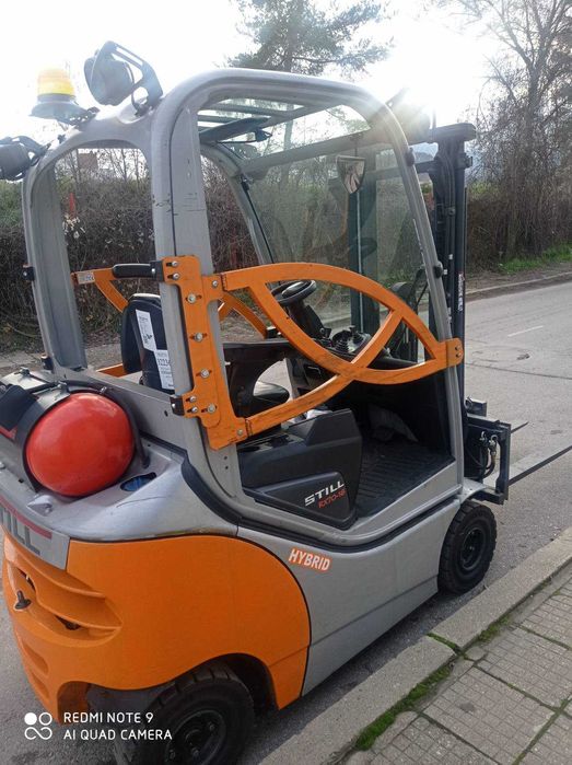 Продавам мотокар Still