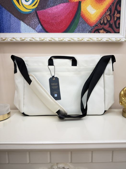 В наличии сумки от WHO.A.U