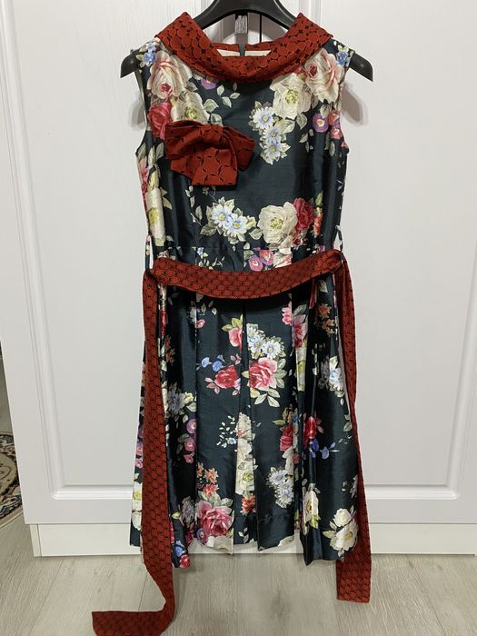 Платье нарядное