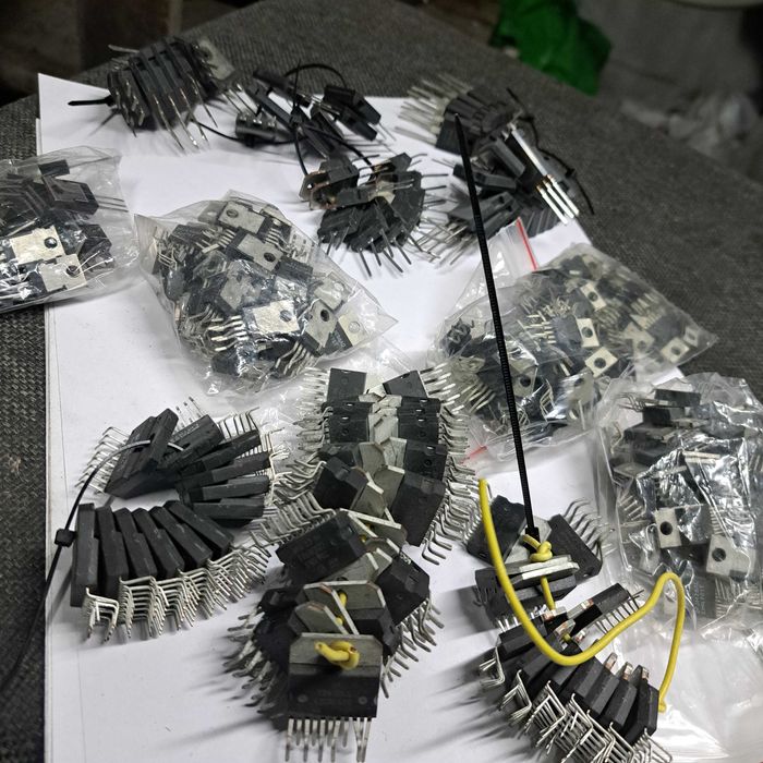 Микросхема Уселители Танзисторы