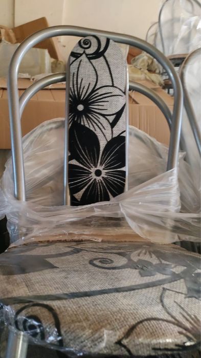 Стулья продается