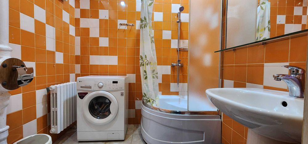 Сдается посуточно 2-комнатная квартира рядом с улицей Т. Шевченко.