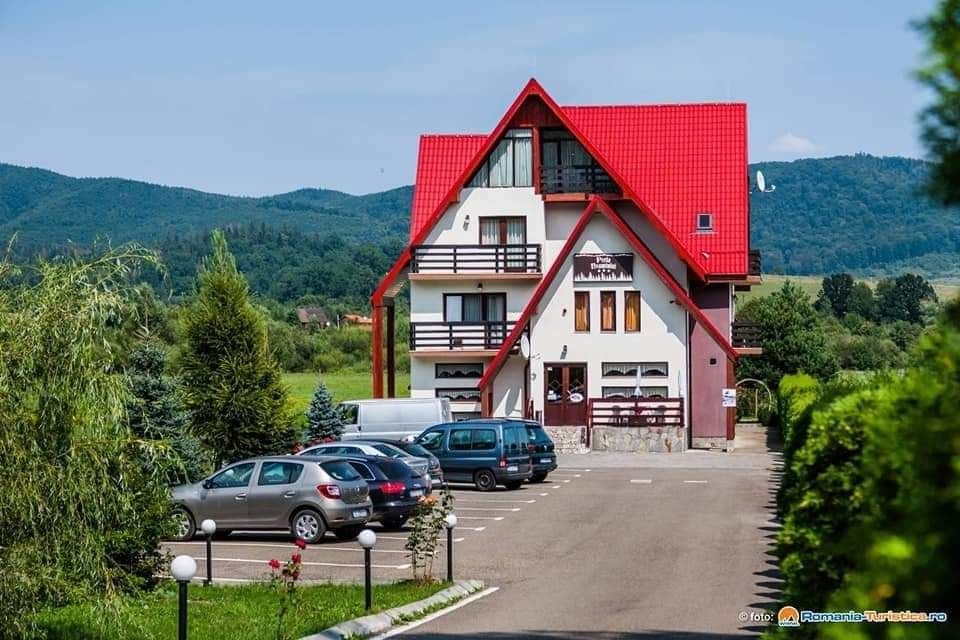Afacere turistica la cheie- Pensiune+Restaurant- In Tinutul Zimbrului