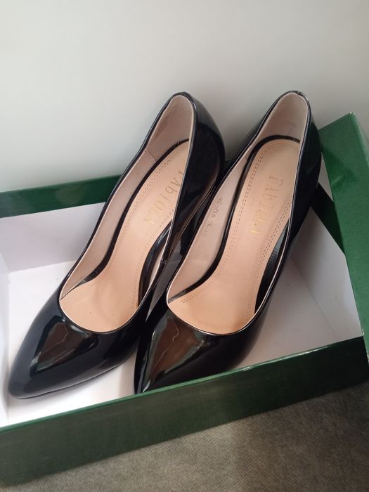 Продам чёрные каблуки