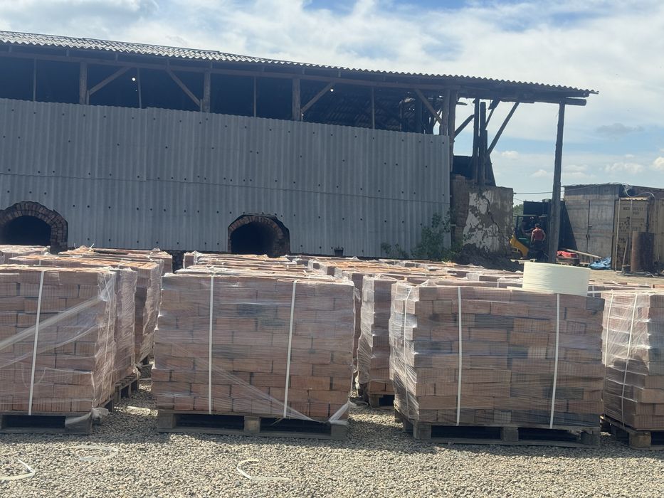 Кирпич полуторный и одинарный95