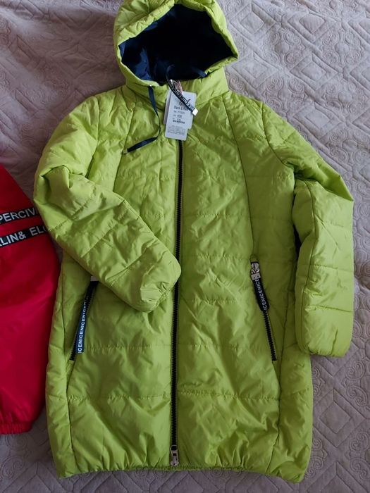 Продам новые  куртки для девочек