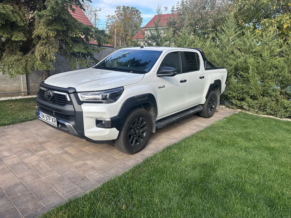Vand Toyota Hilux Invincible 2,8 204 CP