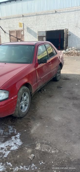 Мерседес Бенц с180