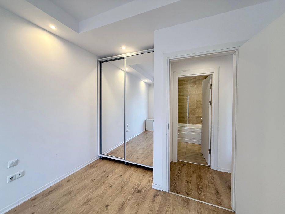 Apartament 2 camere Cosmopolis cu vedere la Piscina