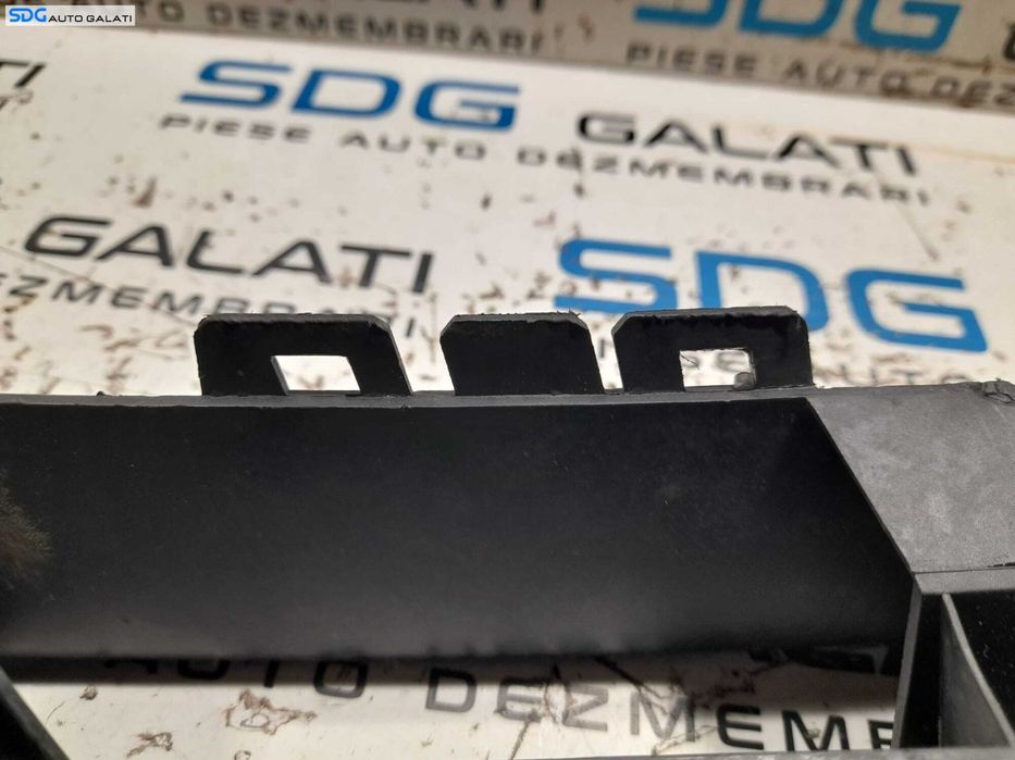 Grila Ornament Proiector Ceata Dreapta de pe Bara Spoiler Fata Volkswagen Polo 9N 2002 - 2008 Cod 6Q0853666C [N0332]