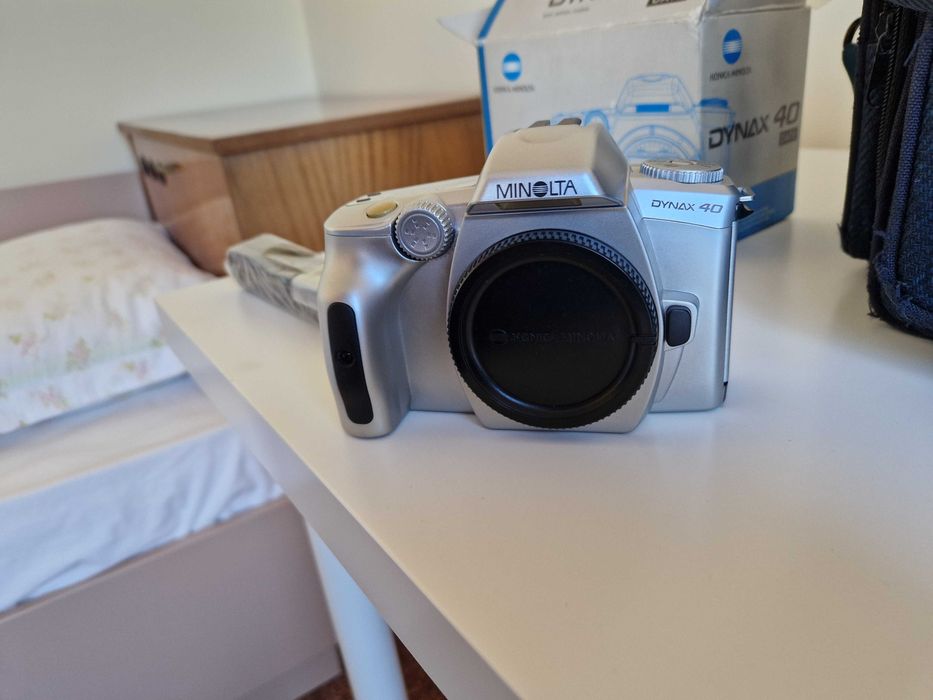 Продавам два броя лентови фотоапарати Minolta