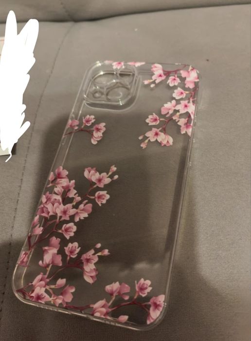 отдам чехлы iphone13