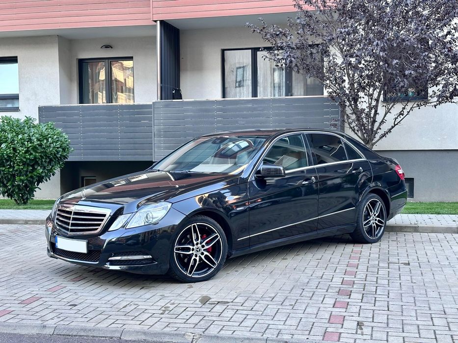 MERCEDES-BENZ E-Class