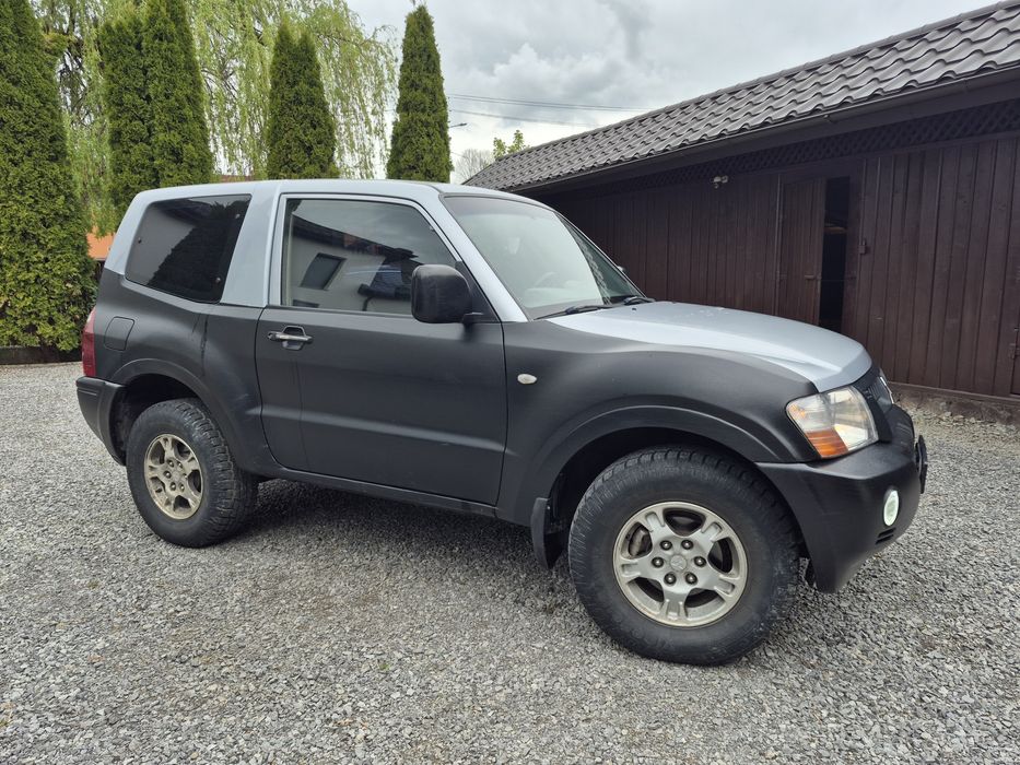 Vand Mitsubishi pajero 3.2 ( înmatriculat autoutilitară)