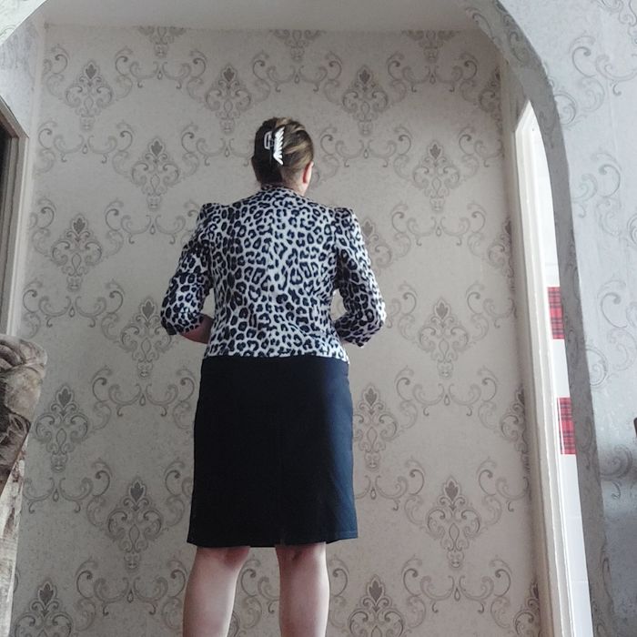 Платье женское продаю