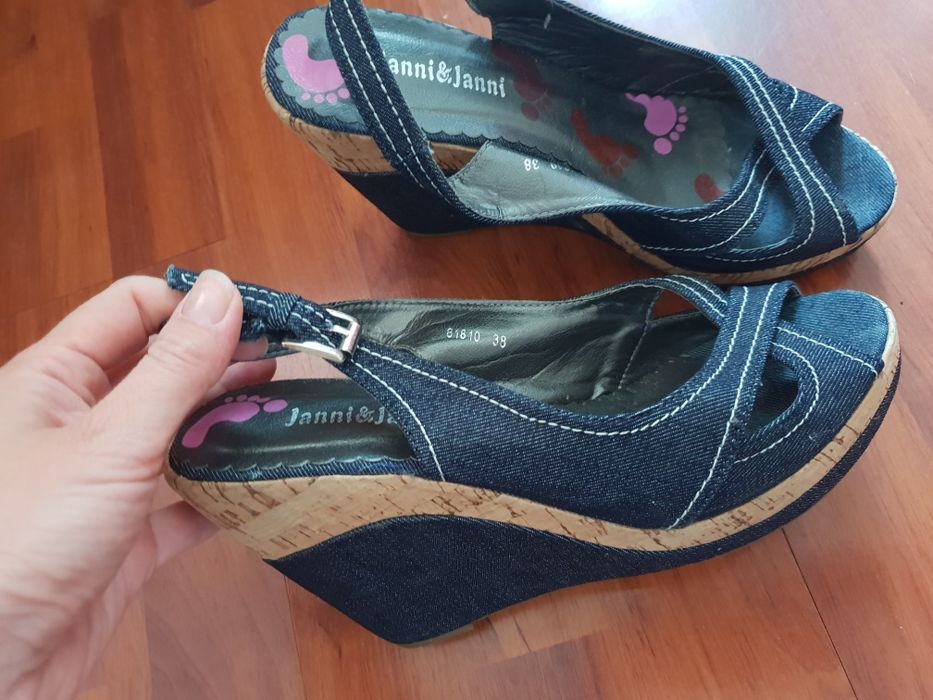 Дамски сандали-два модела и балеринки